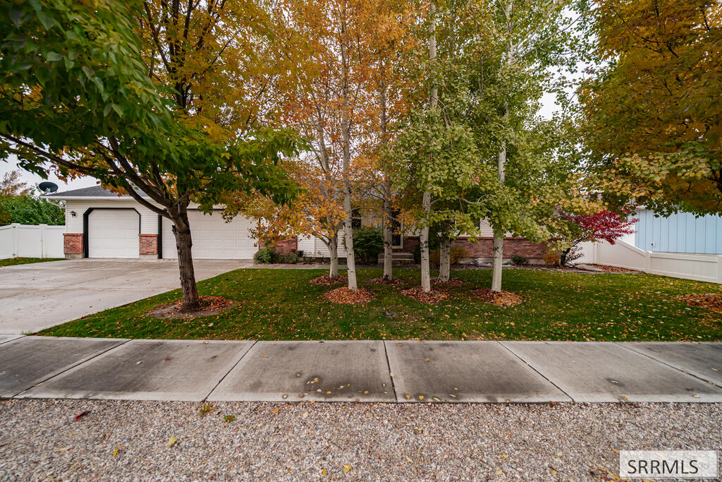 2819 N Azure Drive, Idaho Falls ID 83401
