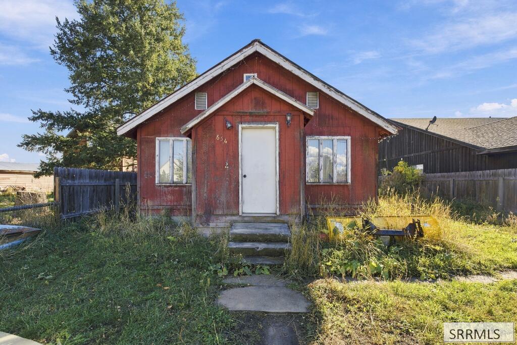 654 Highland Street, Ashton ID 83420